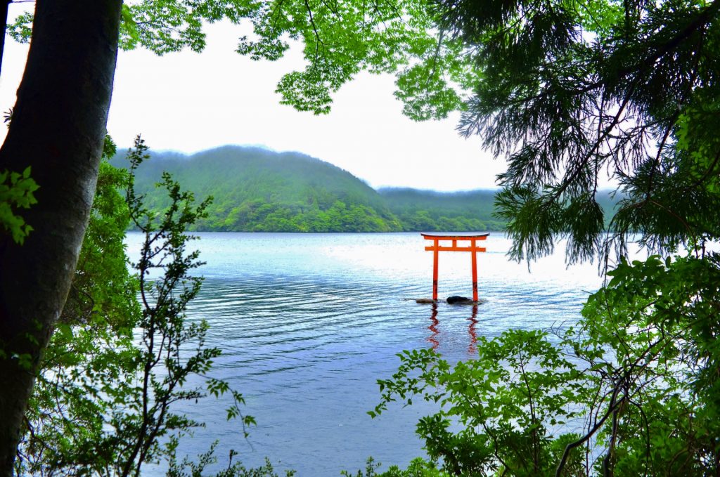 九頭龍神社 芦ノ湖の鳥居