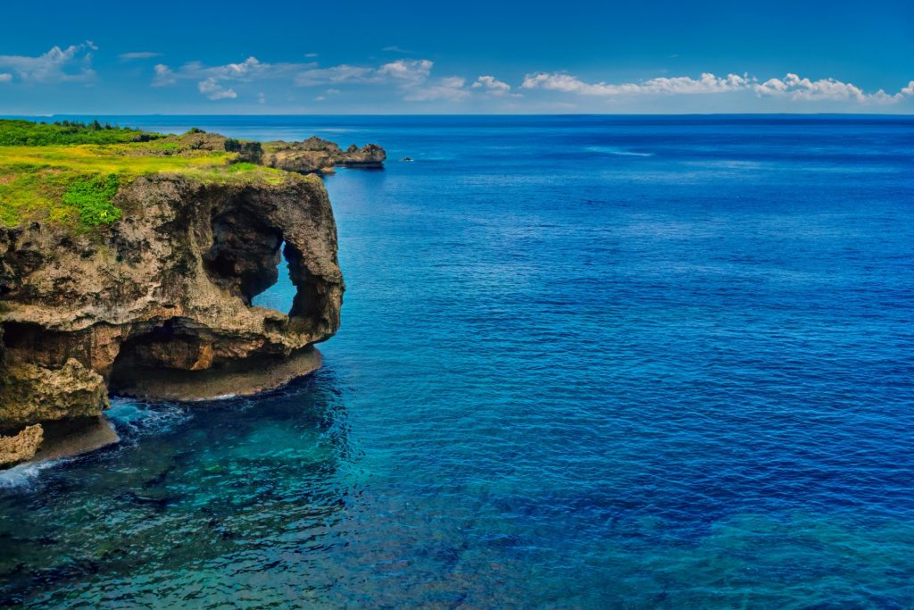 万座毛（まんざもう）