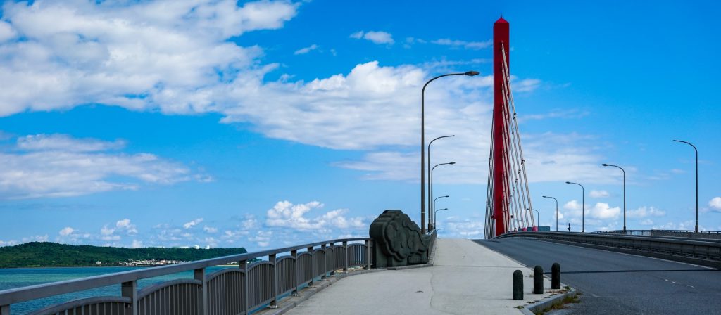 平安座海中大橋（へんざかいちゅうおおはし） 海中道路