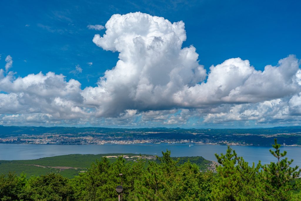 湯之平展望所から見た鹿児島市方面の風景
