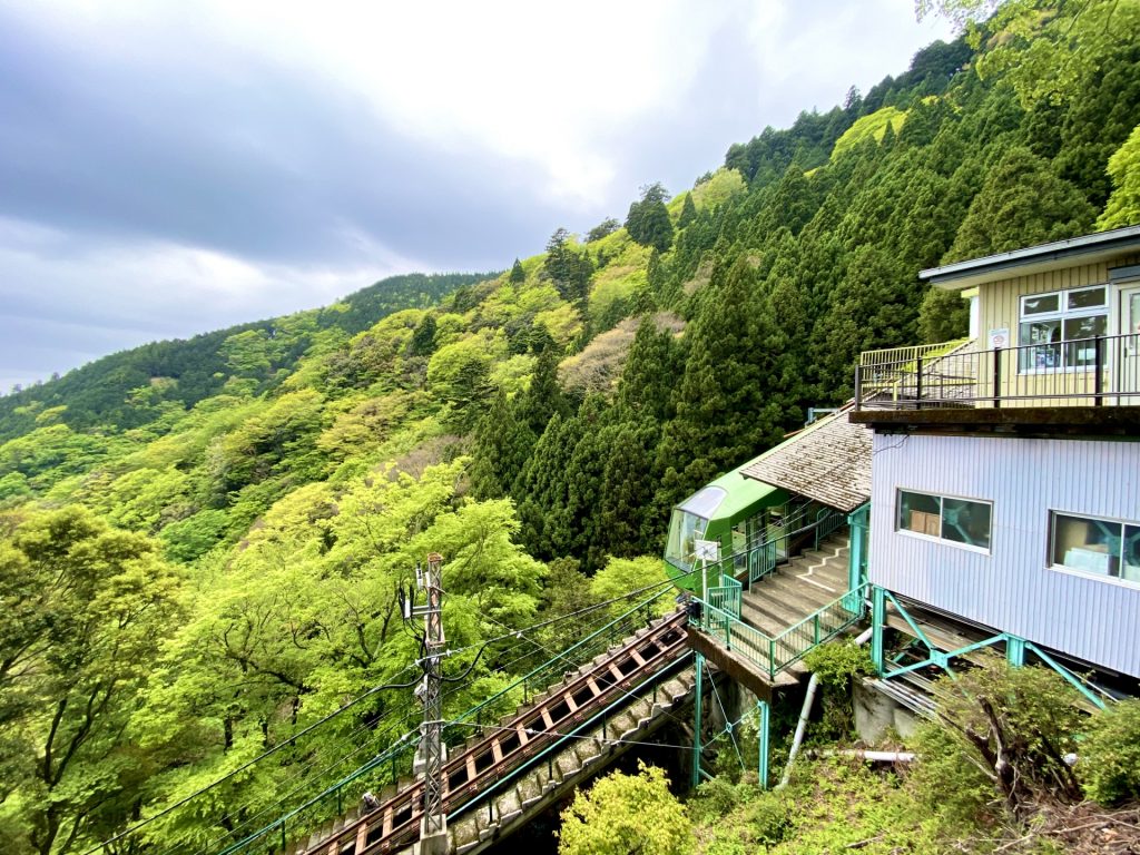 大山ケーブルカー 阿夫利神社駅の風景