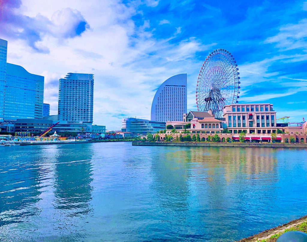 みなとみらい　水辺の観覧車